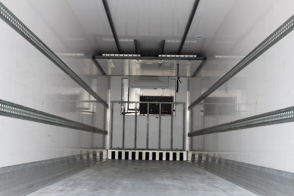 Lamberet TK SLXi 200 Aluboden Palleten-Kasten TW FRC - Poluprikolica hladnjača: slika Lamberet TK SLXi 200 Aluboden Palleten-Kasten TW FRC - Poluprikolica hladnjača Lamberet TK SLXi 200 Aluboden Palleten-Kasten TW FRC - Poluprikolica hladnjača: slika Lamberet TK SLXi 200 Aluboden Palleten-Kasten TW FRC - Poluprikolica hladnjača