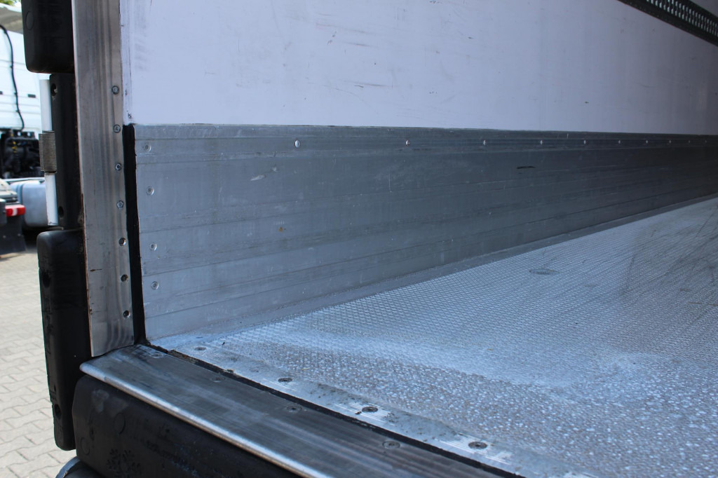 Lamberet TK SLXi Spectrum 2,65h Bi-Multi-Temp. TW LBW - Poluprikolica hladnjača: slika Lamberet TK SLXi Spectrum 2,65h Bi-Multi-Temp. TW LBW - Poluprikolica hladnjača Lamberet TK SLXi Spectrum 2,65h Bi-Multi-Temp. TW LBW - Poluprikolica hladnjača: slika Lamberet TK SLXi Spectrum 2,65h Bi-Multi-Temp. TW LBW - Poluprikolica hladnjača