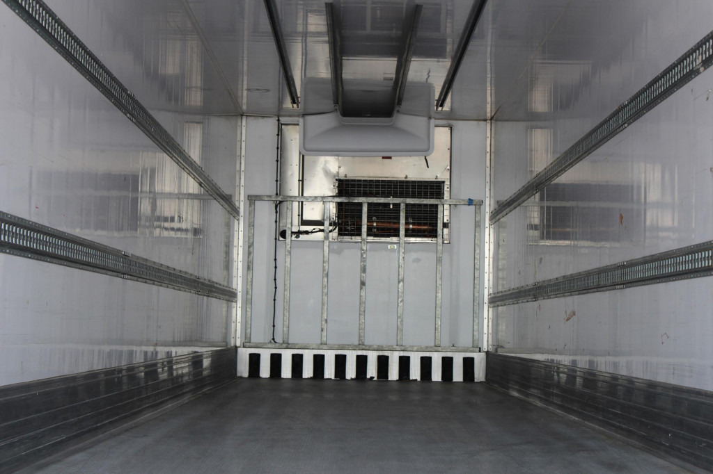 Lamberet Thermo King SLXe 200 Aluboden Palletenkasten - Poluprikolica hladnjača: slika Lamberet Thermo King SLXe 200 Aluboden Palletenkasten - Poluprikolica hladnjača Lamberet Thermo King SLXe 200 Aluboden Palletenkasten - Poluprikolica hladnjača: slika Lamberet Thermo King SLXe 200 Aluboden Palletenkasten - Poluprikolica hladnjača