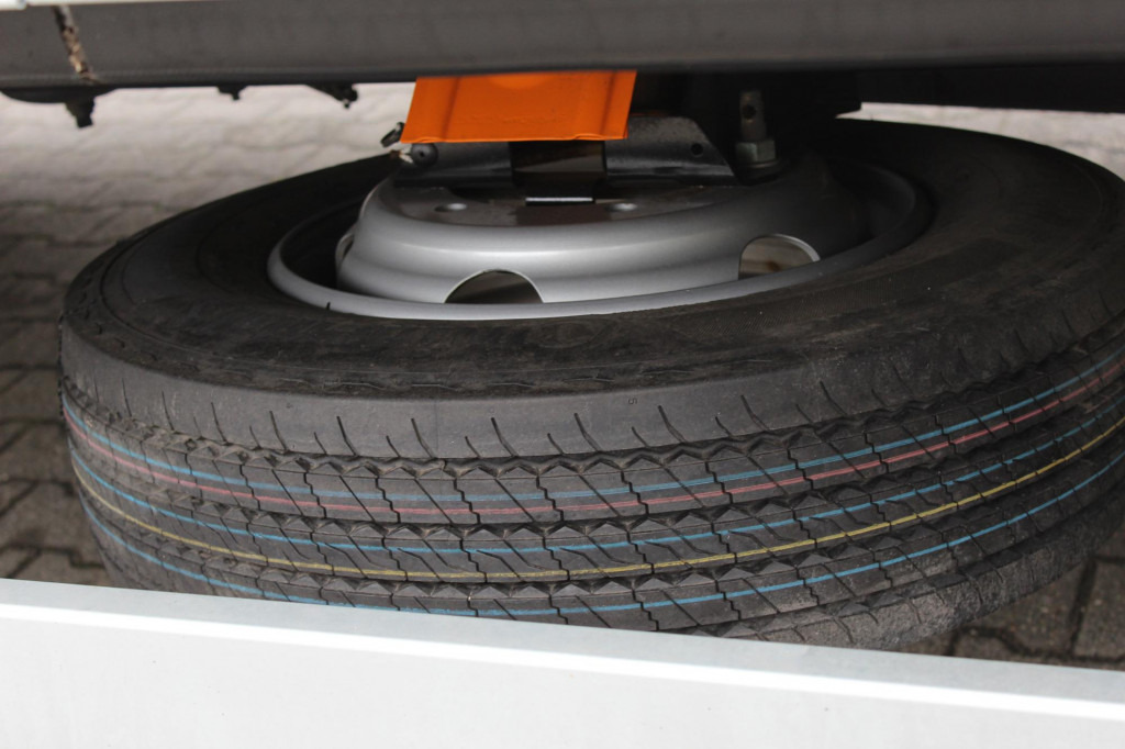 Kamion s ceradom MAN TGL 8.220   Plane   AHK   6,1 m   Luft   Klima: slika Kamion s ceradom MAN TGL 8.220   Plane   AHK   6,1 m   Luft   Klima