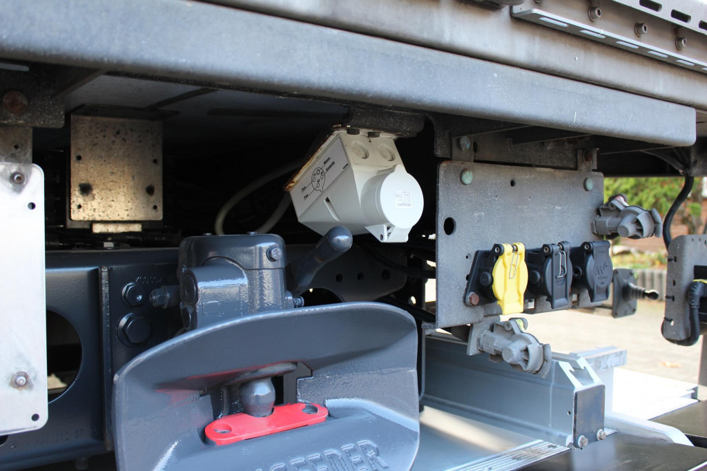 Mercedes-Benz Actros 1830 E6 TK T-1200R Multi Bi-Temp LBW AHK - Kamion hladnjača: slika Mercedes-Benz Actros 1830 E6 TK T-1200R Multi Bi-Temp LBW AHK - Kamion hladnjača Mercedes-Benz Actros 1830 E6 TK T-1200R Multi Bi-Temp LBW AHK - Kamion hladnjača: slika Mercedes-Benz Actros 1830 E6 TK T-1200R Multi Bi-Temp LBW AHK - Kamion hladnjača