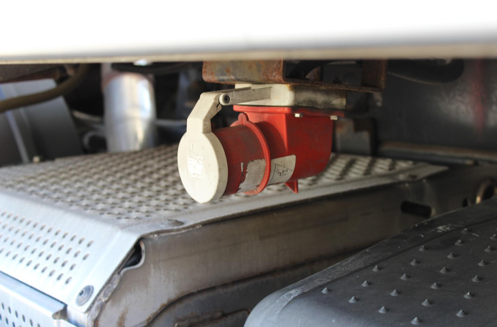 Kamion hladnjača Mercedes-Benz Actros 2532 E5 CS 1150 Multi Bi-Temp LBW Rolltor: slika Kamion hladnjača Mercedes-Benz Actros 2532 E5 CS 1150 Multi Bi-Temp LBW Rolltor Kamion hladnjača Mercedes-Benz Actros 2532 E5 CS 1150 Multi Bi-Temp LBW Rolltor: slika Kamion hladnjača Mercedes-Benz Actros 2532 E5 CS 1150 Multi Bi-Temp LBW Rolltor