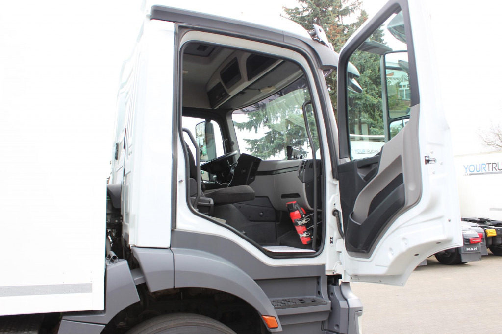 Mercedes-Benz Antos 1830 E6 Koffer 7,7m LBW S.Tür ACC LDW - Kamion sandučar: slika Mercedes-Benz Antos 1830 E6 Koffer 7,7m LBW S.Tür ACC LDW - Kamion sandučar Mercedes-Benz Antos 1830 E6 Koffer 7,7m LBW S.Tür ACC LDW - Kamion sandučar: slika Mercedes-Benz Antos 1830 E6 Koffer 7,7m LBW S.Tür ACC LDW - Kamion sandučar