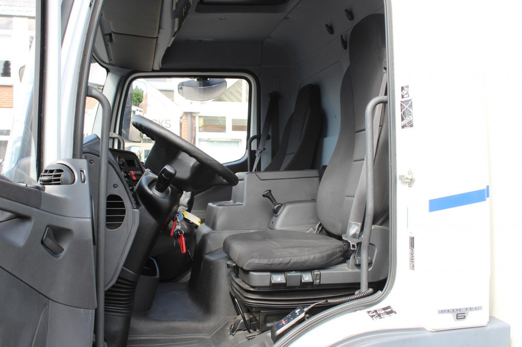 Mercedes-Benz Atego 1221 E6 Koffer Klima LDW Schalter LBW - Kamion sandučar: slika Mercedes-Benz Atego 1221 E6 Koffer Klima LDW Schalter LBW - Kamion sandučar Mercedes-Benz Atego 1221 E6 Koffer Klima LDW Schalter LBW - Kamion sandučar: slika Mercedes-Benz Atego 1221 E6 Koffer Klima LDW Schalter LBW - Kamion sandučar