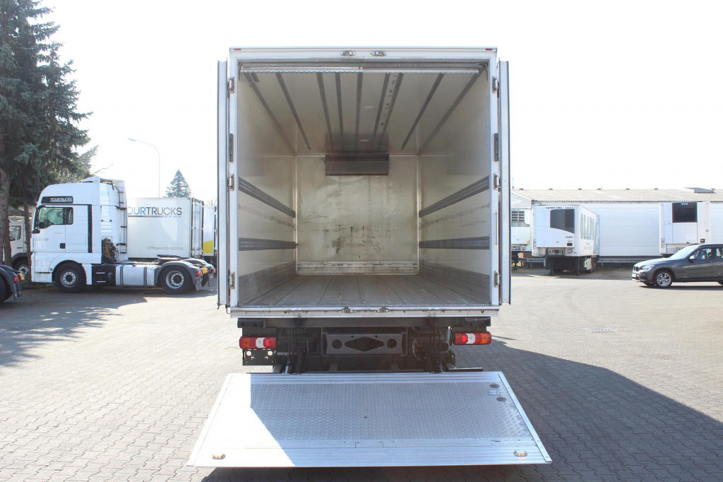 Kamion hladnjača Mercedes-Benz Atego 1221 TK T-800R Tiefkühl Türen+LBW: slika Kamion hladnjača Mercedes-Benz Atego 1221 TK T-800R Tiefkühl Türen+LBW Kamion hladnjača Mercedes-Benz Atego 1221 TK T-800R Tiefkühl Türen+LBW: slika Kamion hladnjača Mercedes-Benz Atego 1221 TK T-800R Tiefkühl Türen+LBW