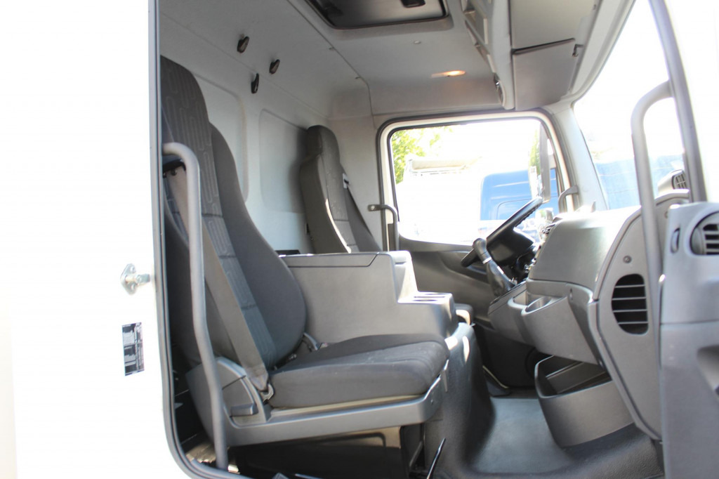 Mercedes-Benz Atego 818 E6 Koffer 6m Klima LDW Schalter LBW - Dostavno vozilo sa zatvorenim sandukom: slika Mercedes-Benz Atego 818 E6 Koffer 6m Klima LDW Schalter LBW - Dostavno vozilo sa zatvorenim sandukom Mercedes-Benz Atego 818 E6 Koffer 6m Klima LDW Schalter LBW - Dostavno vozilo sa zatvorenim sandukom: slika Mercedes-Benz Atego 818 E6 Koffer 6m Klima LDW Schalter LBW - Dostavno vozilo sa zatvorenim sandukom