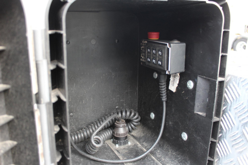 Renault Master Bühne KLUBB 11m 2 Personen Korb 200kg - Podizna platforma montirana na kamion: slika Renault Master Bühne KLUBB 11m 2 Personen Korb 200kg - Podizna platforma montirana na kamion Renault Master Bühne KLUBB 11m 2 Personen Korb 200kg - Podizna platforma montirana na kamion: slika Renault Master Bühne KLUBB 11m 2 Personen Korb 200kg - Podizna platforma montirana na kamion