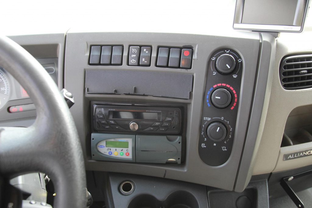 Renault Midlum 220 E5 CS 850 Strom LBW Seiten Tür FRC - Kamion hladnjača: slika Renault Midlum 220 E5 CS 850 Strom LBW Seiten Tür FRC - Kamion hladnjača Renault Midlum 220 E5 CS 850 Strom LBW Seiten Tür FRC - Kamion hladnjača: slika Renault Midlum 220 E5 CS 850 Strom LBW Seiten Tür FRC - Kamion hladnjača