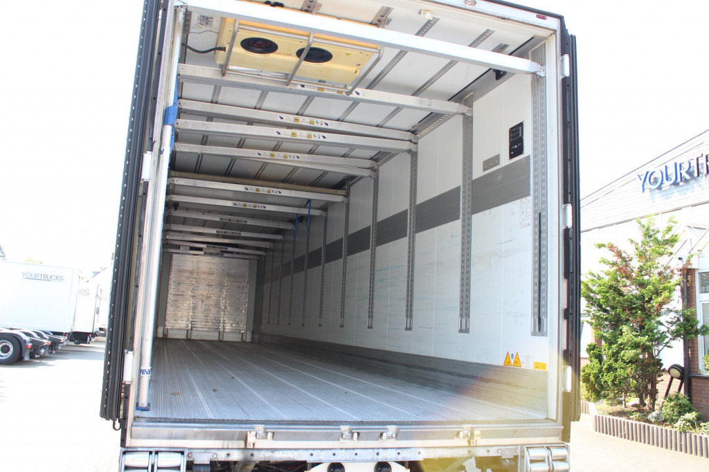 SCHMITZ Carrier Vector 1950Mt. Doppelstock Blumen LBW! - Poluprikolica hladnjača: slika SCHMITZ Carrier Vector 1950Mt. Doppelstock Blumen LBW! - Poluprikolica hladnjača SCHMITZ Carrier Vector 1950Mt. Doppelstock Blumen LBW! - Poluprikolica hladnjača: slika SCHMITZ Carrier Vector 1950Mt. Doppelstock Blumen LBW! - Poluprikolica hladnjača