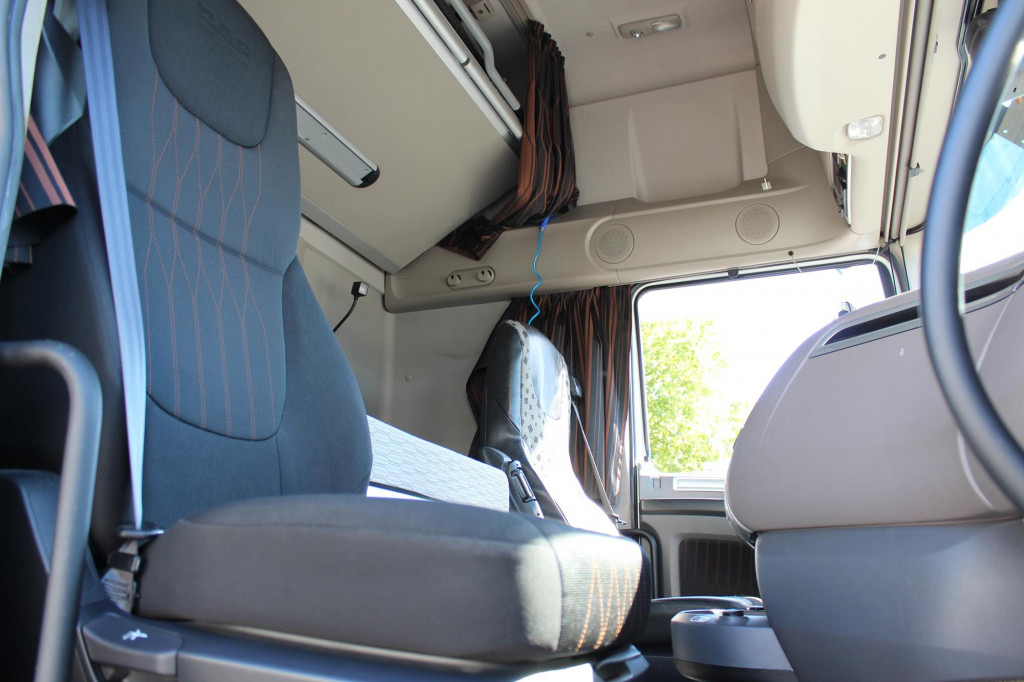 Daf 530 SSC Retarder Kühlbox 2 Tanks Standklima - Tegljač: slika Daf 530 SSC Retarder Kühlbox 2 Tanks Standklima - Tegljač Daf 530 SSC Retarder Kühlbox 2 Tanks Standklima - Tegljač: slika Daf 530 SSC Retarder Kühlbox 2 Tanks Standklima - Tegljač