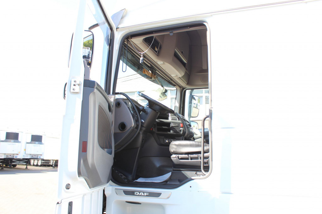 Daf 530 SSC Retarder Kühlbox 2 Tanks Standklima - Tegljač: slika Daf 530 SSC Retarder Kühlbox 2 Tanks Standklima - Tegljač Daf 530 SSC Retarder Kühlbox 2 Tanks Standklima - Tegljač: slika Daf 530 SSC Retarder Kühlbox 2 Tanks Standklima - Tegljač