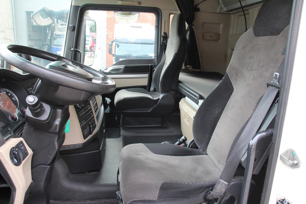 MAN TGX 18.500 XXL Standklima Navi Xenon Retarder - Tegljač: slika MAN TGX 18.500 XXL Standklima Navi Xenon Retarder - Tegljač MAN TGX 18.500 XXL Standklima Navi Xenon Retarder - Tegljač: slika MAN TGX 18.500 XXL Standklima Navi Xenon Retarder - Tegljač