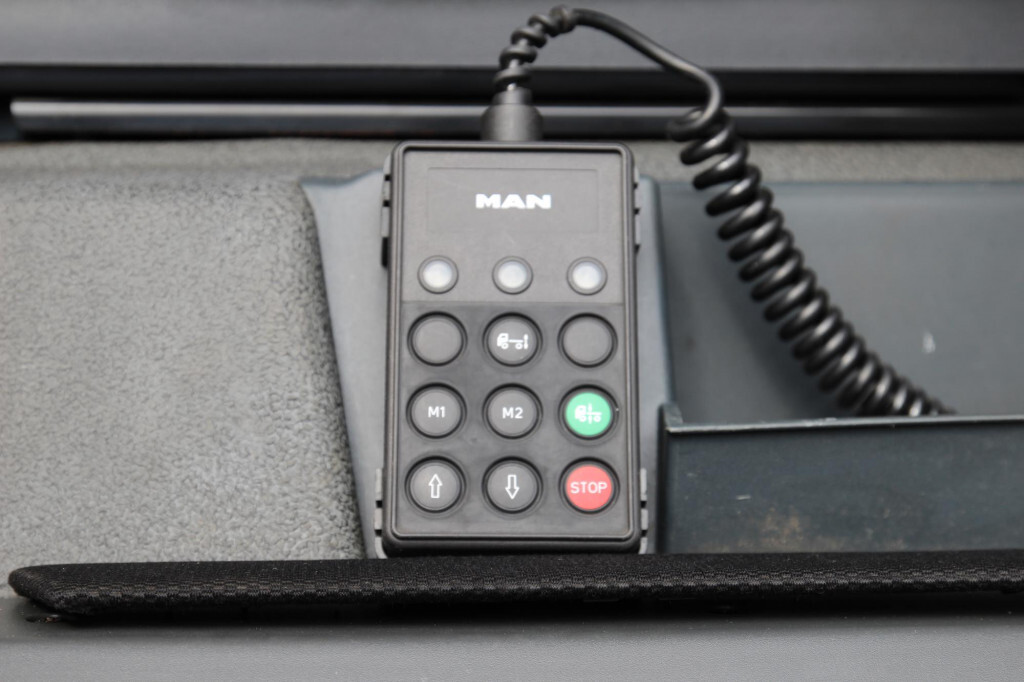 MAN TGX 18.520 E6  XXL   D38   Retarder   2 Tank - Tegljač: slika MAN TGX 18.520 E6  XXL   D38   Retarder   2 Tank - Tegljač MAN TGX 18.520 E6  XXL   D38   Retarder   2 Tank - Tegljač: slika MAN TGX 18.520 E6  XXL   D38   Retarder   2 Tank - Tegljač