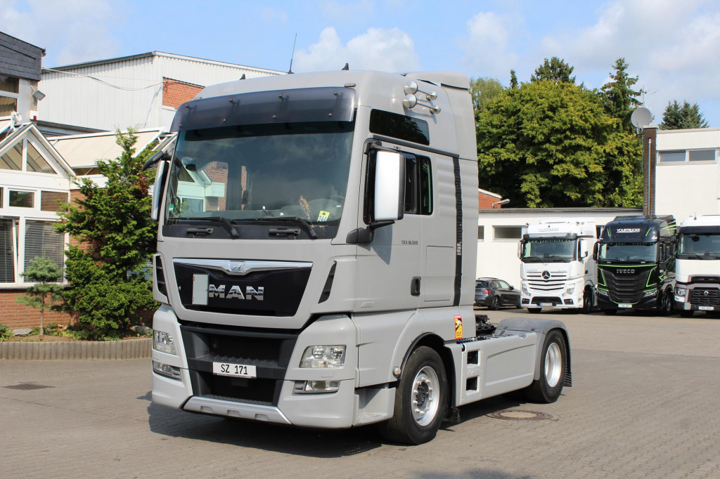 MAN TGX 18.520 XXL D38   Retarder   MOTOR GERÄUSCHE - Tegljač: slika MAN TGX 18.520 XXL D38   Retarder   MOTOR GERÄUSCHE - Tegljač MAN TGX 18.520 XXL D38   Retarder   MOTOR GERÄUSCHE - Tegljač: slika MAN TGX 18.520 XXL D38   Retarder   MOTOR GERÄUSCHE - Tegljač