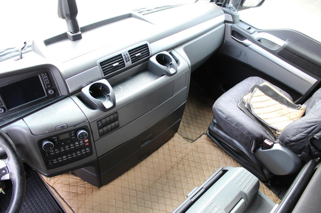 Tegljač MAN TGX 480 XXL  Retarder  Standklima  2Tanks  Navi: slika Tegljač MAN TGX 480 XXL  Retarder  Standklima  2Tanks  Navi