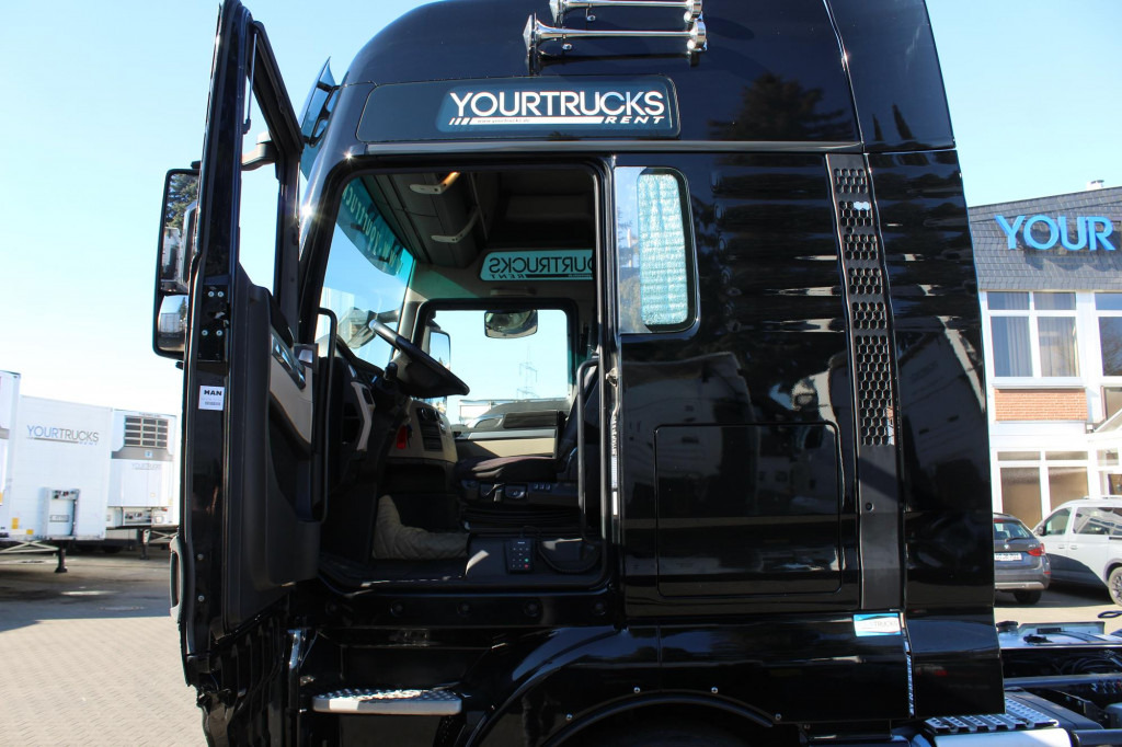 MAN TGX 540 D38 XXL Retarder Standklima Xenon Navi - Tegljač: slika MAN TGX 540 D38 XXL Retarder Standklima Xenon Navi - Tegljač MAN TGX 540 D38 XXL Retarder Standklima Xenon Navi - Tegljač: slika MAN TGX 540 D38 XXL Retarder Standklima Xenon Navi - Tegljač
