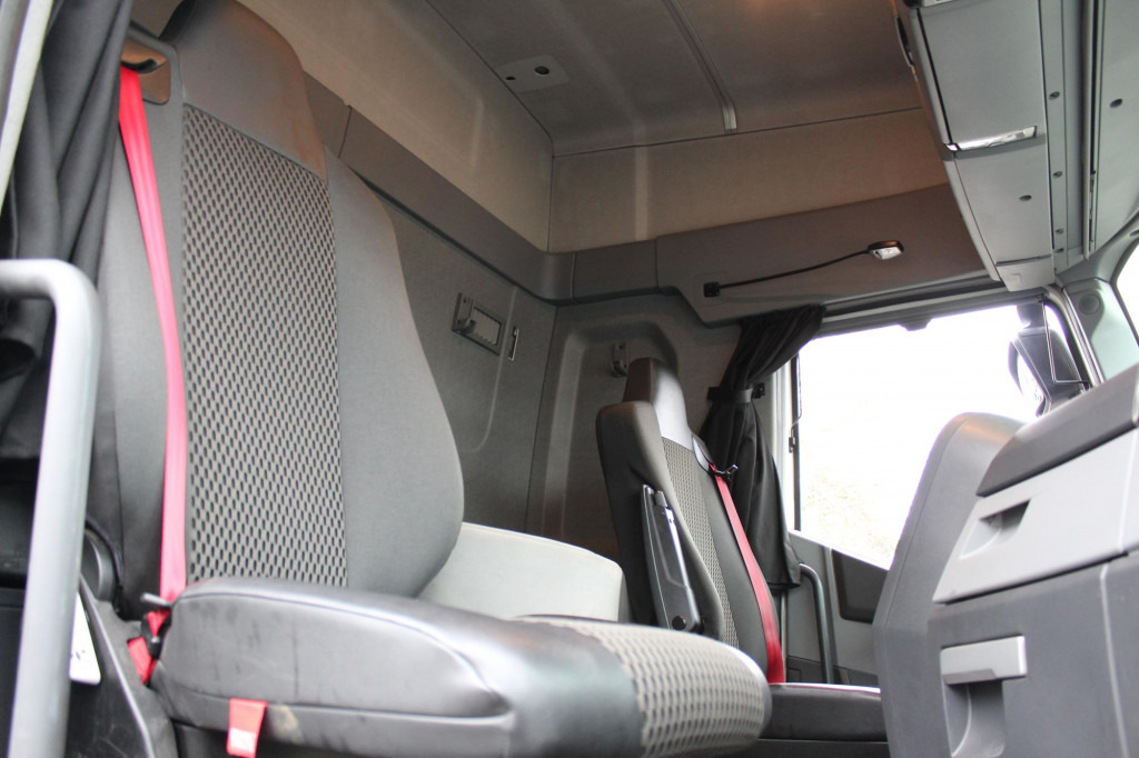 Renault T460 Retarder 2 Tanks Standklima VIN : KD - Tegljač: slika Renault T460 Retarder 2 Tanks Standklima VIN : KD - Tegljač Renault T460 Retarder 2 Tanks Standklima VIN : KD - Tegljač: slika Renault T460 Retarder 2 Tanks Standklima VIN : KD - Tegljač