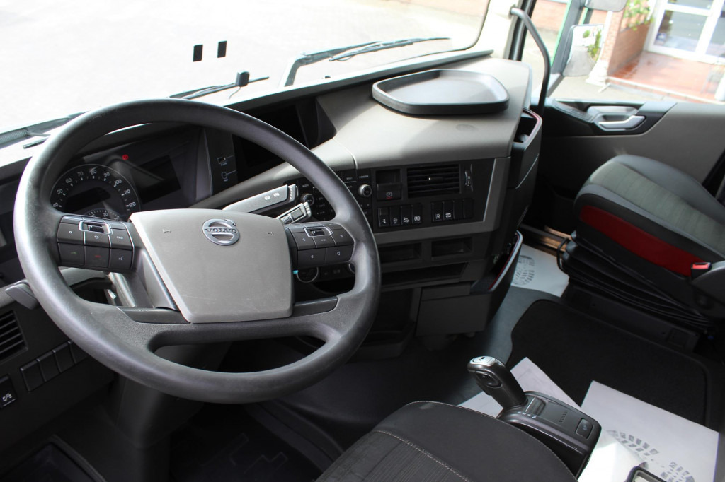 Volvo FH 460 E6 Globetrotter 2 Tanks i-Park Cool - Tegljač: slika Volvo FH 460 E6 Globetrotter 2 Tanks i-Park Cool - Tegljač Volvo FH 460 E6 Globetrotter 2 Tanks i-Park Cool - Tegljač: slika Volvo FH 460 E6 Globetrotter 2 Tanks i-Park Cool - Tegljač