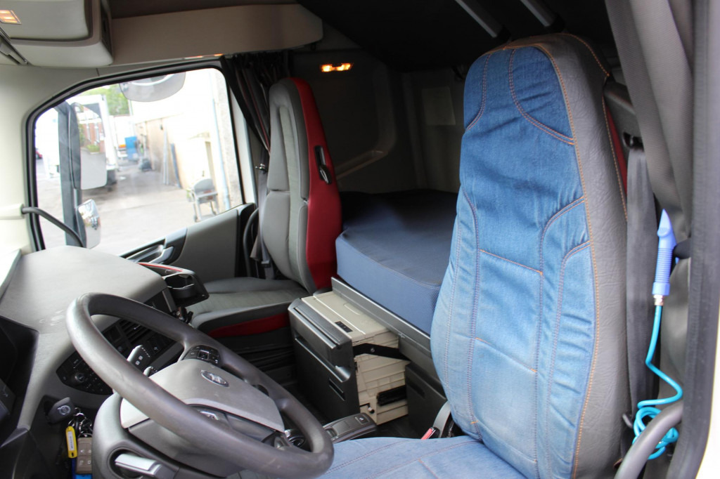 Volvo FH 500 E6 Globe I-Shift I-Park Cool Kühlbox - Tegljač: slika Volvo FH 500 E6 Globe I-Shift I-Park Cool Kühlbox - Tegljač Volvo FH 500 E6 Globe I-Shift I-Park Cool Kühlbox - Tegljač: slika Volvo FH 500 E6 Globe I-Shift I-Park Cool Kühlbox - Tegljač