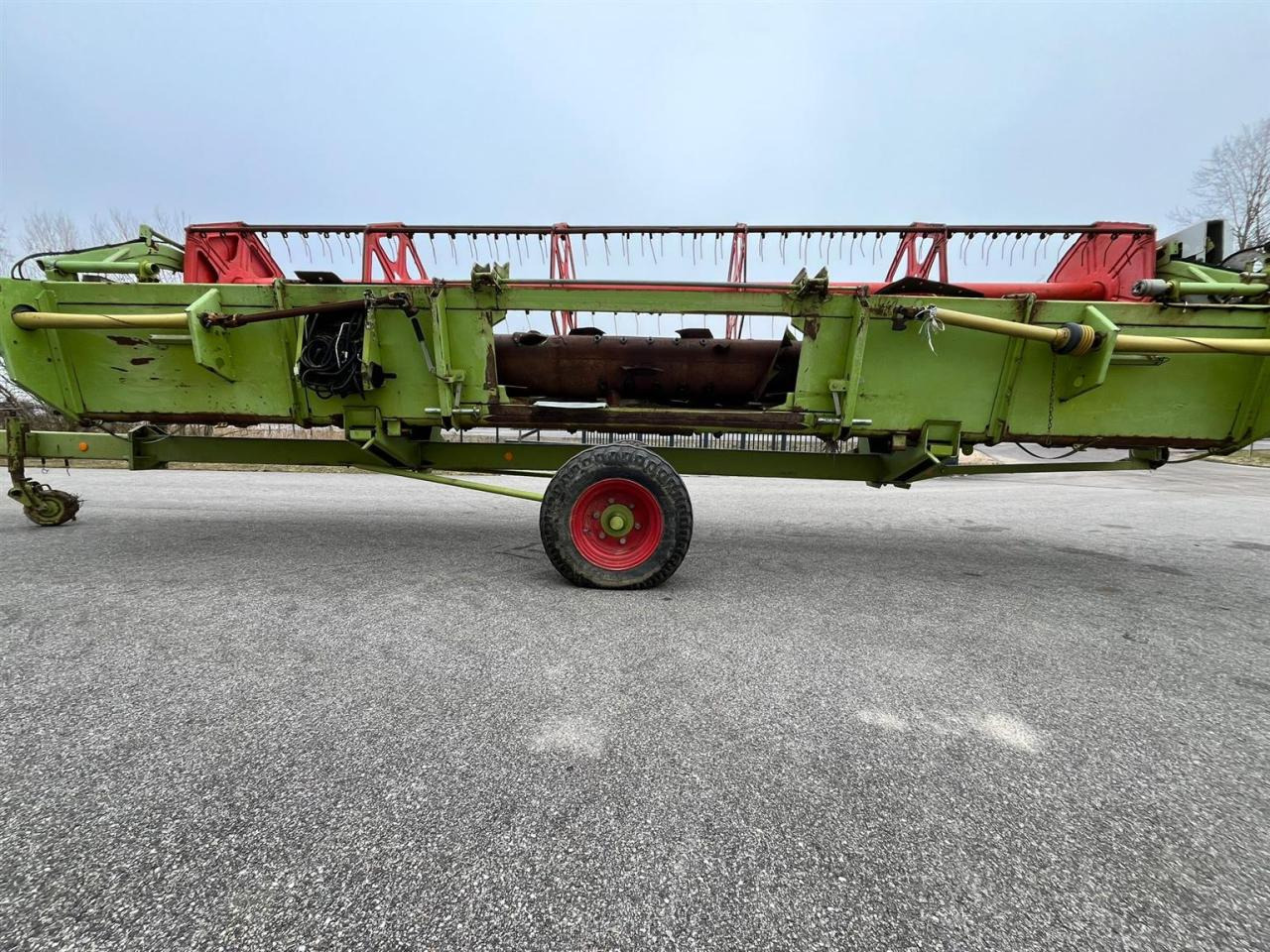 CLAAS CLAAS C660 Autocontour + Transportwagen - Priključak za silažni kombajn: slika CLAAS CLAAS C660 Autocontour + Transportwagen - Priključak za silažni kombajn CLAAS CLAAS C660 Autocontour + Transportwagen - Priključak za silažni kombajn: slika CLAAS CLAAS C660 Autocontour + Transportwagen - Priključak za silažni kombajn