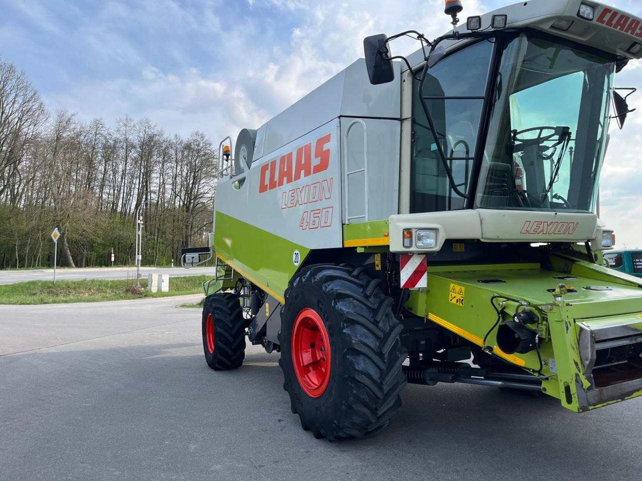 CLAAS Lexion 460 mit Schneidwerk V660, 3D-Kamera, Raps, Bj. 2001 - Kombajn za žetvu: slika CLAAS Lexion 460 mit Schneidwerk V660, 3D-Kamera, Raps, Bj. 2001 - Kombajn za žetvu CLAAS Lexion 460 mit Schneidwerk V660, 3D-Kamera, Raps, Bj. 2001 - Kombajn za žetvu: slika CLAAS Lexion 460 mit Schneidwerk V660, 3D-Kamera, Raps, Bj. 2001 - Kombajn za žetvu
