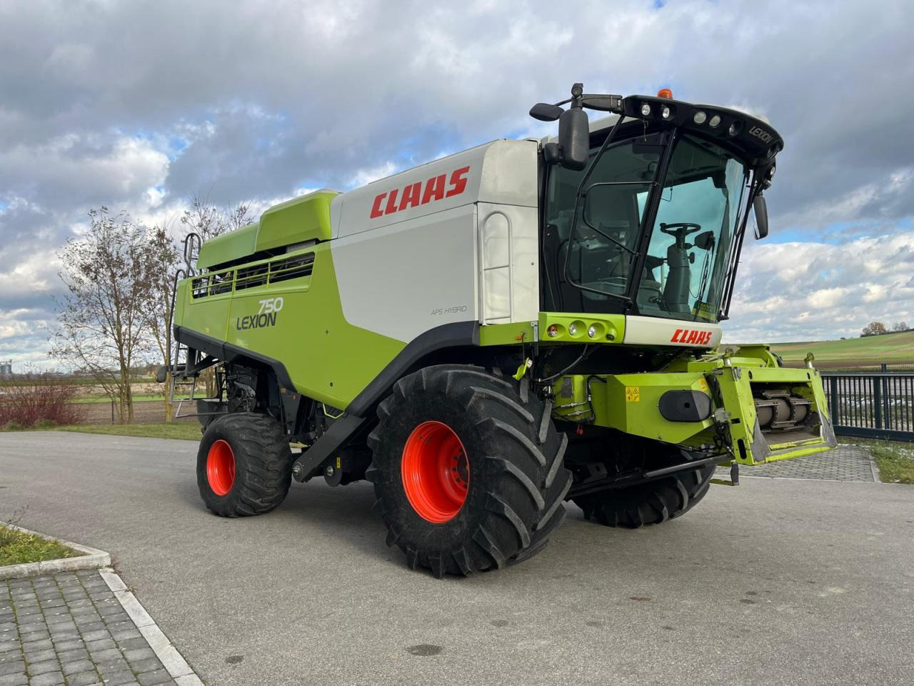 CLAAS Lexion 750 V-Kanal 3D, Bj. 2017, 30kmh - Kombajn za žetvu: slika CLAAS Lexion 750 V-Kanal 3D, Bj. 2017, 30kmh - Kombajn za žetvu CLAAS Lexion 750 V-Kanal 3D, Bj. 2017, 30kmh - Kombajn za žetvu: slika CLAAS Lexion 750 V-Kanal 3D, Bj. 2017, 30kmh - Kombajn za žetvu