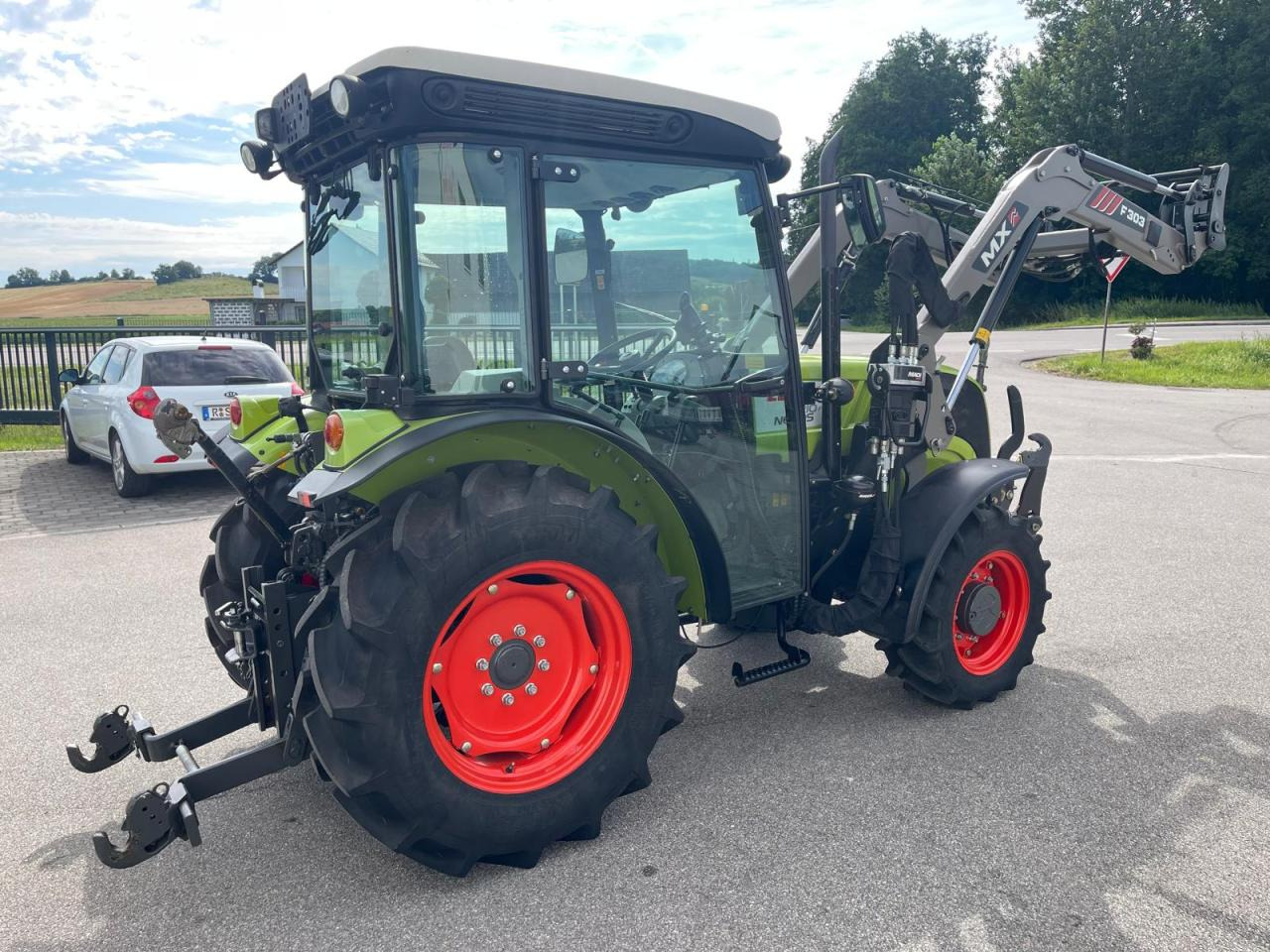 CLAAS Nexos 210 mit Frontlader und Frontzapfwelle, erst 236 Betriebsstunden, neuwertiger Zustand - Traktor: slika CLAAS Nexos 210 mit Frontlader und Frontzapfwelle, erst 236 Betriebsstunden, neuwertiger Zustand - Traktor CLAAS Nexos 210 mit Frontlader und Frontzapfwelle, erst 236 Betriebsstunden, neuwertiger Zustand - Traktor: slika CLAAS Nexos 210 mit Frontlader und Frontzapfwelle, erst 236 Betriebsstunden, neuwertiger Zustand - Traktor