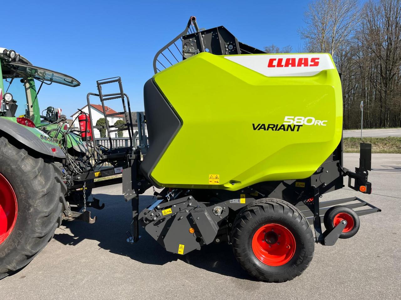 CLAAS Variant 580 RC neuwertige Rundballenpresse, Baujahr 2023 - Rolo balirka: slika CLAAS Variant 580 RC neuwertige Rundballenpresse, Baujahr 2023 - Rolo balirka CLAAS Variant 580 RC neuwertige Rundballenpresse, Baujahr 2023 - Rolo balirka: slika CLAAS Variant 580 RC neuwertige Rundballenpresse, Baujahr 2023 - Rolo balirka