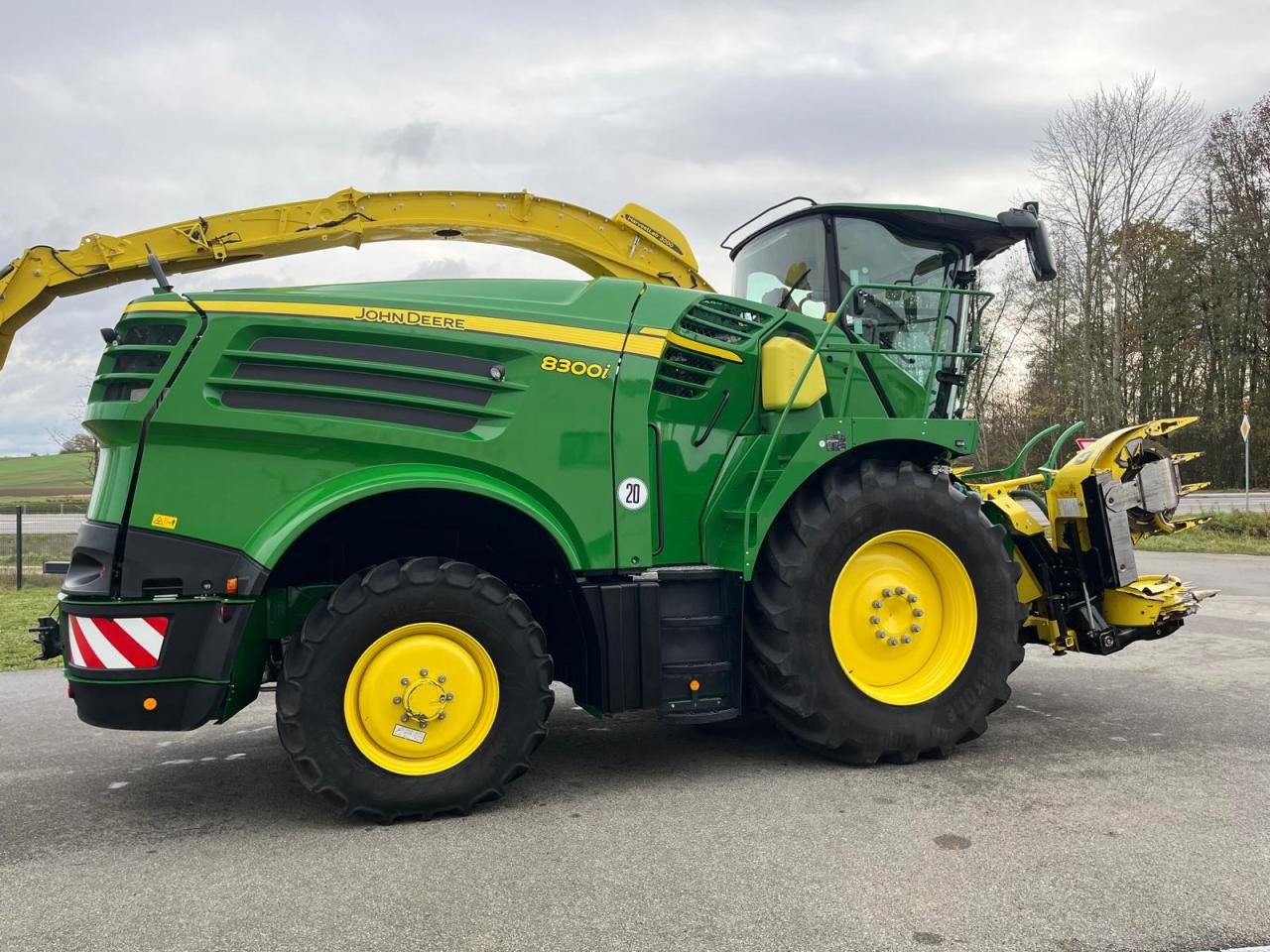 John Deere 8300i, Harvestlap, Pickup, Kemper, 910Bh - Silažni kombajn: slika John Deere 8300i, Harvestlap, Pickup, Kemper, 910Bh - Silažni kombajn John Deere 8300i, Harvestlap, Pickup, Kemper, 910Bh - Silažni kombajn: slika John Deere 8300i, Harvestlap, Pickup, Kemper, 910Bh - Silažni kombajn