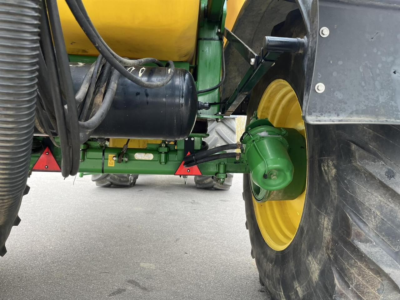 John Deere 840 TF - Vučena prskalica: slika John Deere 840 TF - Vučena prskalica John Deere 840 TF - Vučena prskalica: slika John Deere 840 TF - Vučena prskalica