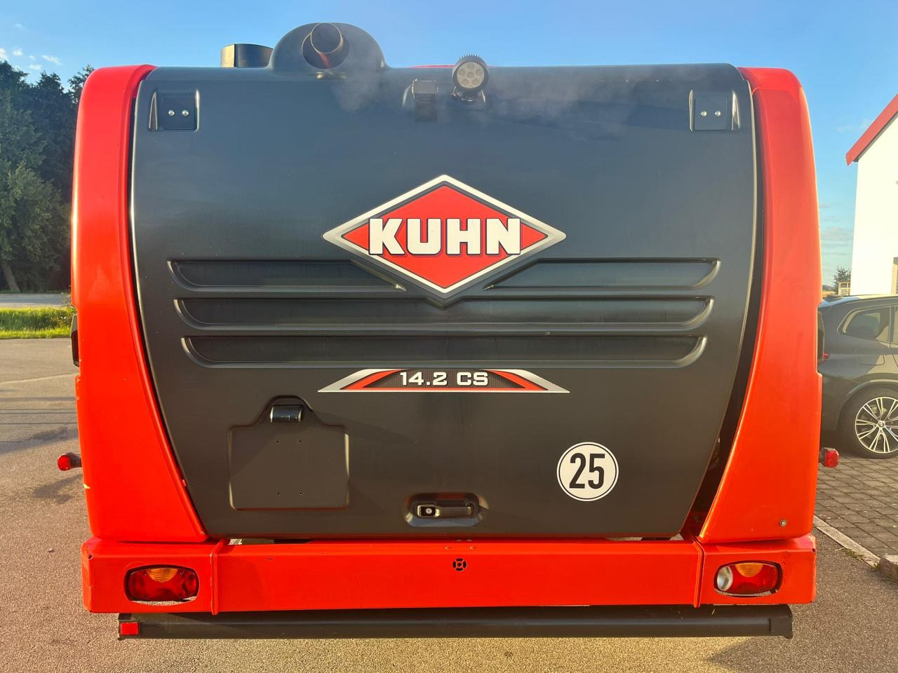 Kuhn 14.2 CS / Futtermischwagen / 2 Schnecken - Vagon-miješalica za krmivo: slika Kuhn 14.2 CS / Futtermischwagen / 2 Schnecken - Vagon-miješalica za krmivo Kuhn 14.2 CS / Futtermischwagen / 2 Schnecken - Vagon-miješalica za krmivo: slika Kuhn 14.2 CS / Futtermischwagen / 2 Schnecken - Vagon-miješalica za krmivo