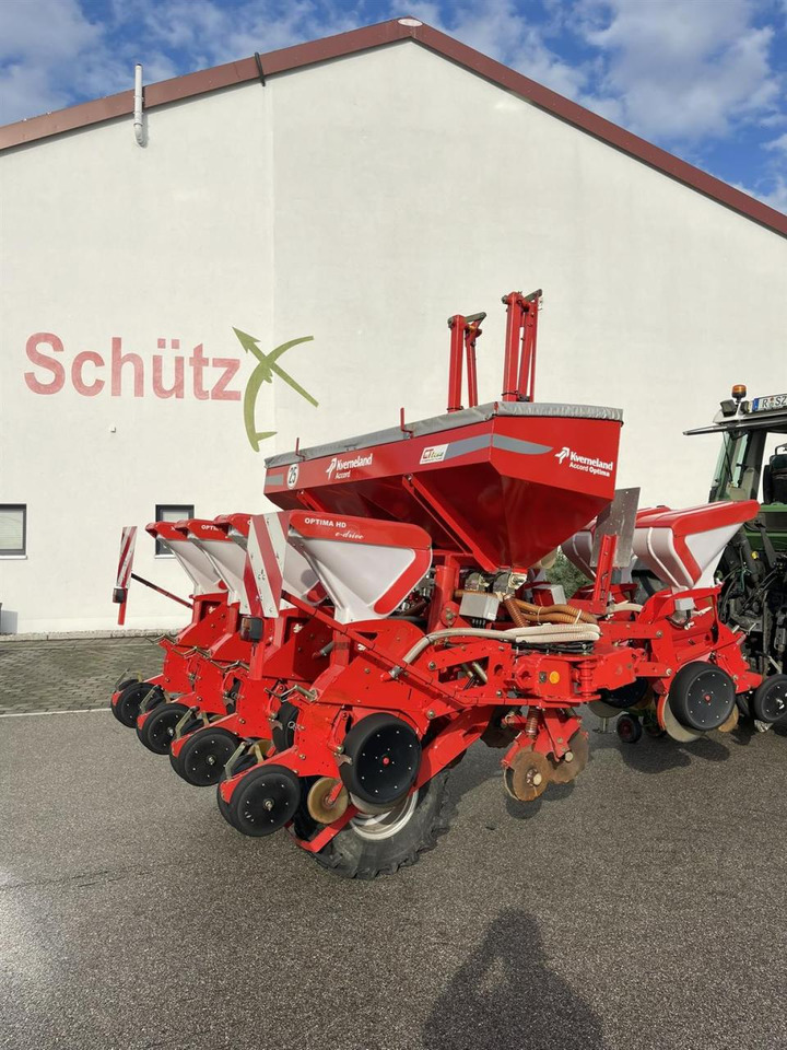 Kverneland Einzelkornsägerät Kverneland Optima HD e-drive - Precizna sijačica: slika Kverneland Einzelkornsägerät Kverneland Optima HD e-drive - Precizna sijačica Kverneland Einzelkornsägerät Kverneland Optima HD e-drive - Precizna sijačica: slika Kverneland Einzelkornsägerät Kverneland Optima HD e-drive - Precizna sijačica