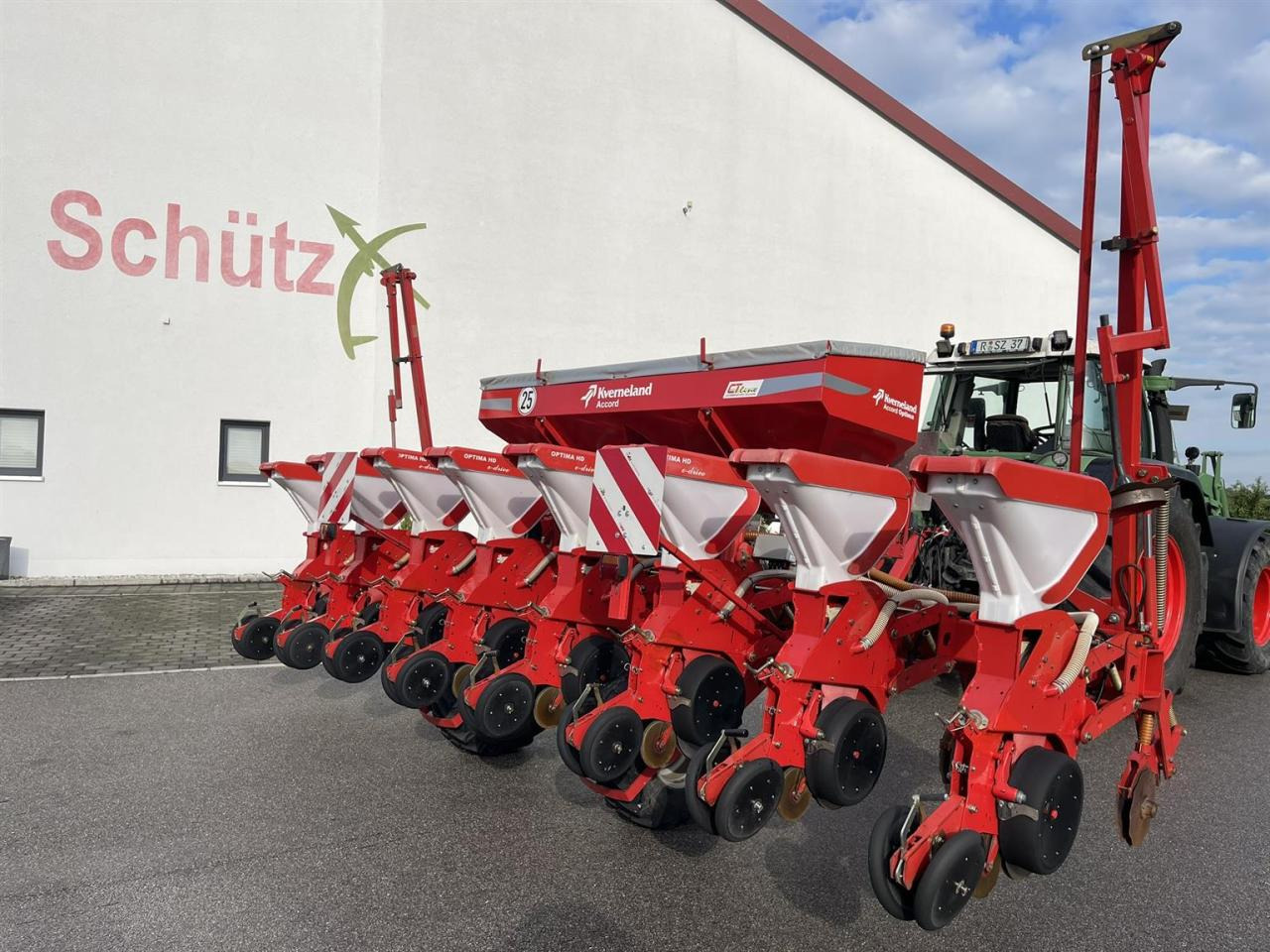 Kverneland Einzelkornsägerät Kverneland Optima HD e-drive - Precizna sijačica: slika Kverneland Einzelkornsägerät Kverneland Optima HD e-drive - Precizna sijačica Kverneland Einzelkornsägerät Kverneland Optima HD e-drive - Precizna sijačica: slika Kverneland Einzelkornsägerät Kverneland Optima HD e-drive - Precizna sijačica