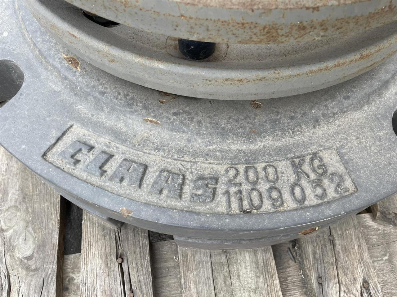 CLAAS Radgewichte 1109052, Claasnummer: 1125681.0 - Priključak: slika CLAAS Radgewichte 1109052, Claasnummer: 1125681.0 - Priključak CLAAS Radgewichte 1109052, Claasnummer: 1125681.0 - Priključak: slika CLAAS Radgewichte 1109052, Claasnummer: 1125681.0 - Priključak