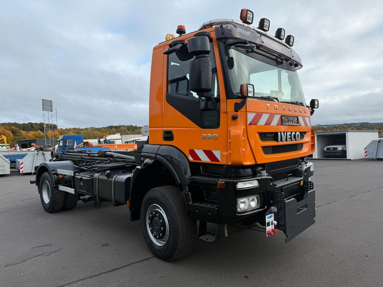 Iveco Trakker 330 EEV Winterdienst Abroll - Kamion s kukastom dizalicom: slika Iveco Trakker 330 EEV Winterdienst Abroll - Kamion s kukastom dizalicom Iveco Trakker 330 EEV Winterdienst Abroll - Kamion s kukastom dizalicom: slika Iveco Trakker 330 EEV Winterdienst Abroll - Kamion s kukastom dizalicom