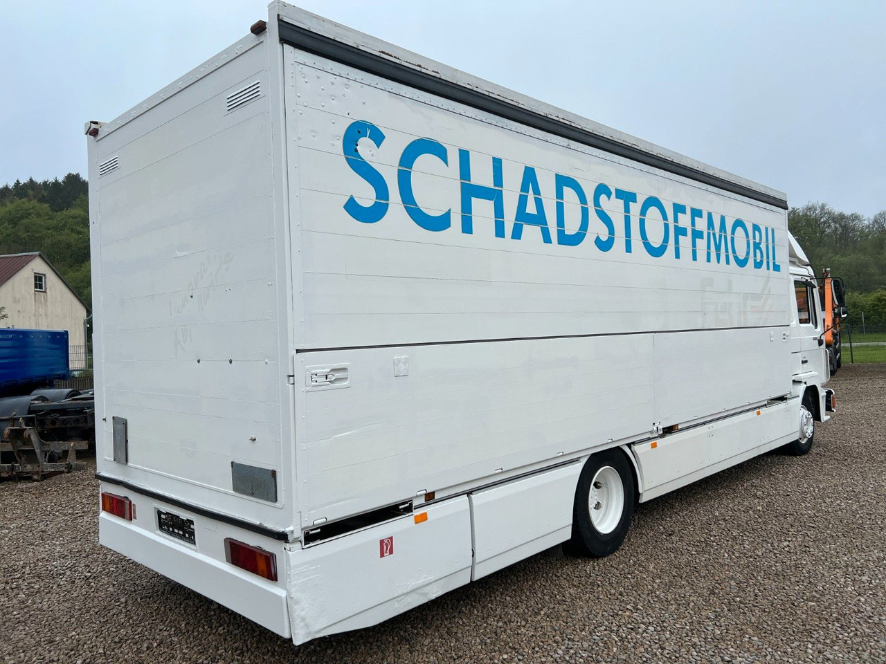 MAN 14.272 Schwenkwand / Schadstoffmobil MAN 14.272 Schwenkwand / Schadstoffmobil - Kamion za prijevoz pića: slika MAN 14.272 Schwenkwand / Schadstoffmobil MAN 14.272 Schwenkwand / Schadstoffmobil - Kamion za prijevoz pića MAN 14.272 Schwenkwand / Schadstoffmobil MAN 14.272 Schwenkwand / Schadstoffmobil - Kamion za prijevoz pića: slika MAN 14.272 Schwenkwand / Schadstoffmobil MAN 14.272 Schwenkwand / Schadstoffmobil - Kamion za prijevoz pića