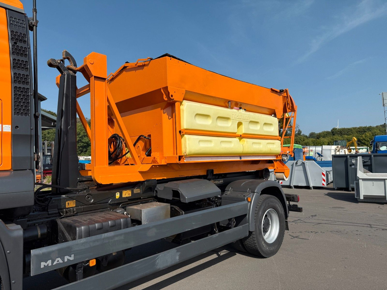 MAN TGA 18.350 4x4 Meiler Abroller RK 14.45 Winterd. - Kamion s kukastom dizalicom: slika MAN TGA 18.350 4x4 Meiler Abroller RK 14.45 Winterd. - Kamion s kukastom dizalicom MAN TGA 18.350 4x4 Meiler Abroller RK 14.45 Winterd. - Kamion s kukastom dizalicom: slika MAN TGA 18.350 4x4 Meiler Abroller RK 14.45 Winterd. - Kamion s kukastom dizalicom