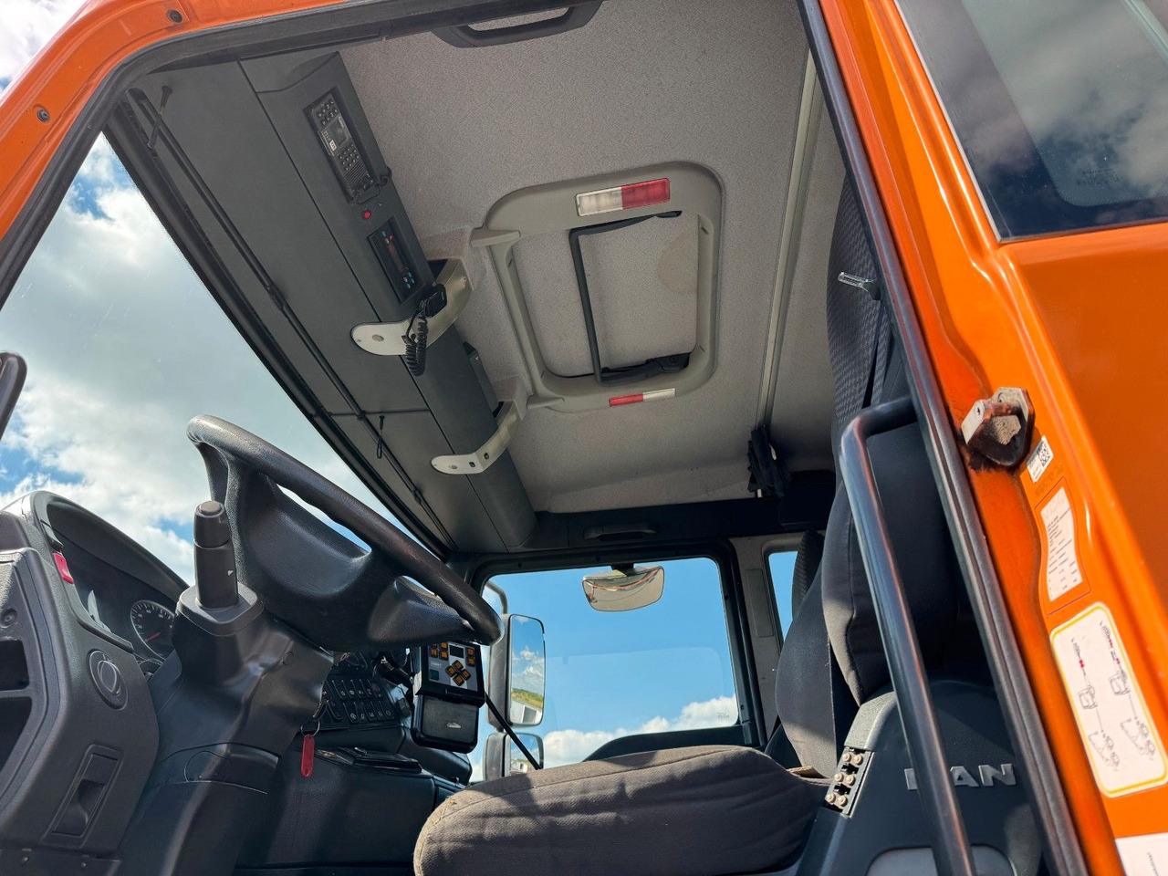 MAN TGA 18.350 4x4 Meiler Abroller RK 14.45 Winterd. - Kamion s kukastom dizalicom: slika MAN TGA 18.350 4x4 Meiler Abroller RK 14.45 Winterd. - Kamion s kukastom dizalicom MAN TGA 18.350 4x4 Meiler Abroller RK 14.45 Winterd. - Kamion s kukastom dizalicom: slika MAN TGA 18.350 4x4 Meiler Abroller RK 14.45 Winterd. - Kamion s kukastom dizalicom