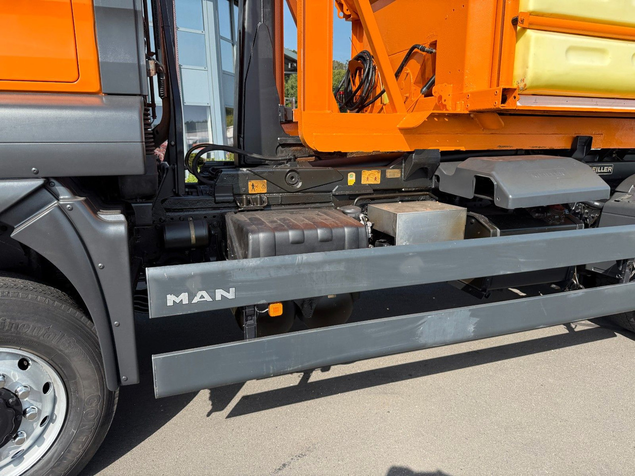 MAN TGA 18.350 4x4 Meiler Abroller RK 14.45 Winterd. - Kamion s kukastom dizalicom: slika MAN TGA 18.350 4x4 Meiler Abroller RK 14.45 Winterd. - Kamion s kukastom dizalicom MAN TGA 18.350 4x4 Meiler Abroller RK 14.45 Winterd. - Kamion s kukastom dizalicom: slika MAN TGA 18.350 4x4 Meiler Abroller RK 14.45 Winterd. - Kamion s kukastom dizalicom