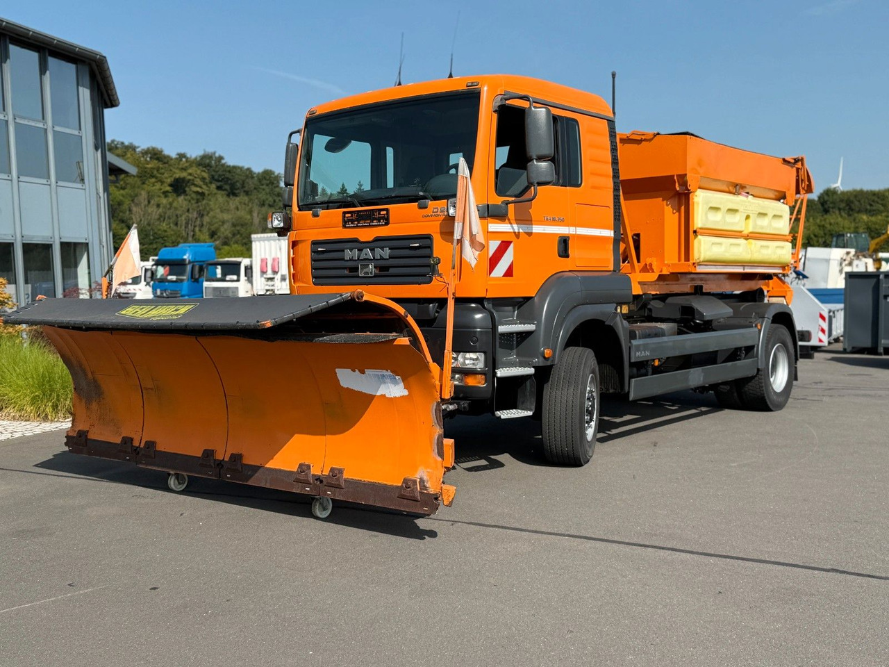 MAN TGA 18.350 4x4 Meiler Abroller RK 14.45 Winterd. - Kamion s kukastom dizalicom: slika MAN TGA 18.350 4x4 Meiler Abroller RK 14.45 Winterd. - Kamion s kukastom dizalicom MAN TGA 18.350 4x4 Meiler Abroller RK 14.45 Winterd. - Kamion s kukastom dizalicom: slika MAN TGA 18.350 4x4 Meiler Abroller RK 14.45 Winterd. - Kamion s kukastom dizalicom