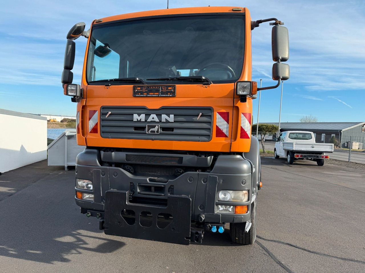 MAN TGA 18.360 4x4 Winterdienst Meiller Abroller - Kamion s kukastom dizalicom: slika MAN TGA 18.360 4x4 Winterdienst Meiller Abroller - Kamion s kukastom dizalicom MAN TGA 18.360 4x4 Winterdienst Meiller Abroller - Kamion s kukastom dizalicom: slika MAN TGA 18.360 4x4 Winterdienst Meiller Abroller - Kamion s kukastom dizalicom