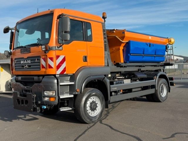 MAN TGA 18.360 4x4 Winterdienst Meiller Abroller - Kamion s kukastom dizalicom: slika MAN TGA 18.360 4x4 Winterdienst Meiller Abroller - Kamion s kukastom dizalicom MAN TGA 18.360 4x4 Winterdienst Meiller Abroller - Kamion s kukastom dizalicom: slika MAN TGA 18.360 4x4 Winterdienst Meiller Abroller - Kamion s kukastom dizalicom