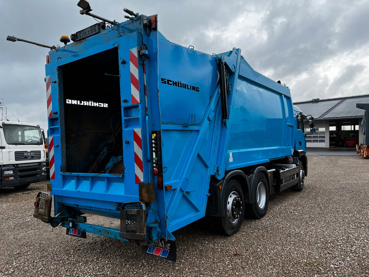 Kamion za odvoz smeća MAN TGA 26.310 Schörling 3RII 6x2 MAN TGA 26.310 Schörling 3RII 6x2: slika Kamion za odvoz smeća MAN TGA 26.310 Schörling 3RII 6x2 MAN TGA 26.310 Schörling 3RII 6x2 Kamion za odvoz smeća MAN TGA 26.310 Schörling 3RII 6x2 MAN TGA 26.310 Schörling 3RII 6x2: slika Kamion za odvoz smeća MAN TGA 26.310 Schörling 3RII 6x2 MAN TGA 26.310 Schörling 3RII 6x2