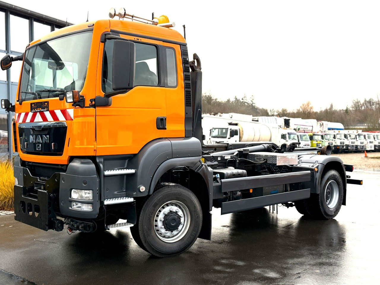 MAN TGS 18.360 4x4 Winterdienst Meiller Abroller - Kamion s kukastom dizalicom: slika MAN TGS 18.360 4x4 Winterdienst Meiller Abroller - Kamion s kukastom dizalicom MAN TGS 18.360 4x4 Winterdienst Meiller Abroller - Kamion s kukastom dizalicom: slika MAN TGS 18.360 4x4 Winterdienst Meiller Abroller - Kamion s kukastom dizalicom