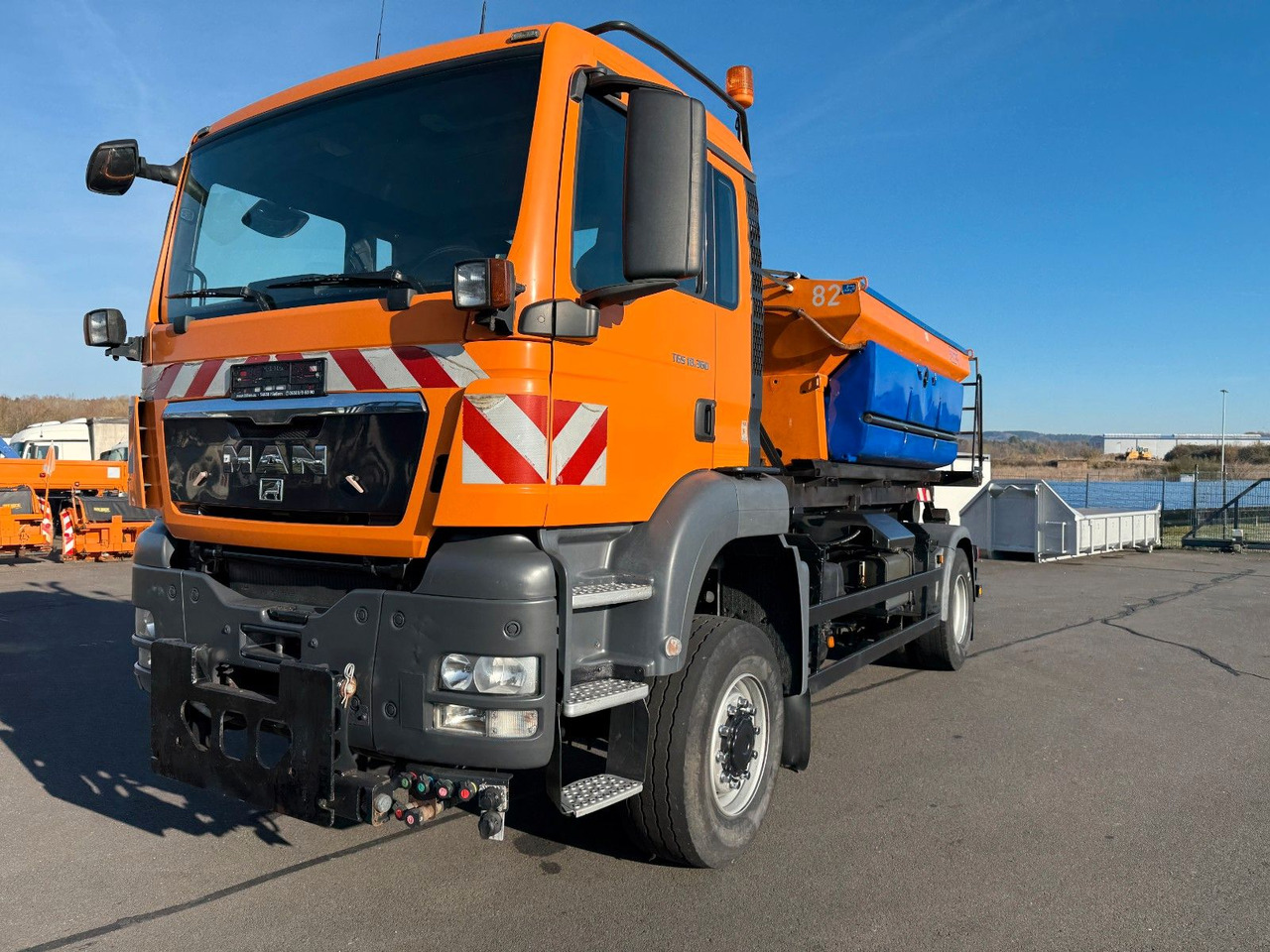 MAN TGS 18.360 4x4 Winterdienst Meiller Abroller - Kamion s kukastom dizalicom: slika MAN TGS 18.360 4x4 Winterdienst Meiller Abroller - Kamion s kukastom dizalicom MAN TGS 18.360 4x4 Winterdienst Meiller Abroller - Kamion s kukastom dizalicom: slika MAN TGS 18.360 4x4 Winterdienst Meiller Abroller - Kamion s kukastom dizalicom