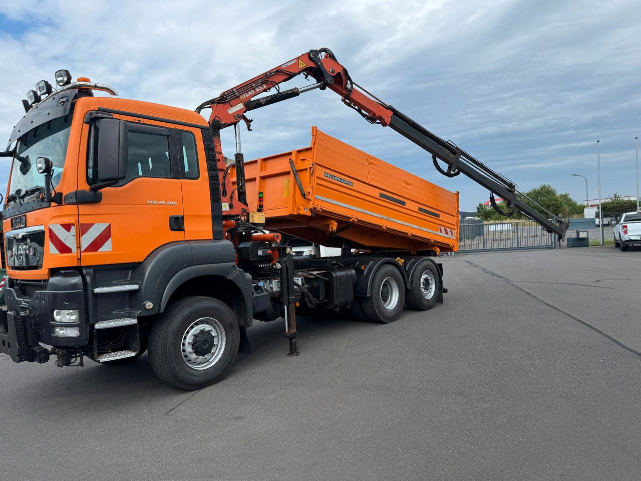 MAN TGS 28.400 6x4-4 BL Kipper / Kran / Winterdienst - Kiper, Kamion s kranom: slika MAN TGS 28.400 6x4-4 BL Kipper / Kran / Winterdienst - Kiper, Kamion s kranom MAN TGS 28.400 6x4-4 BL Kipper / Kran / Winterdienst - Kiper, Kamion s kranom: slika MAN TGS 28.400 6x4-4 BL Kipper / Kran / Winterdienst - Kiper, Kamion s kranom