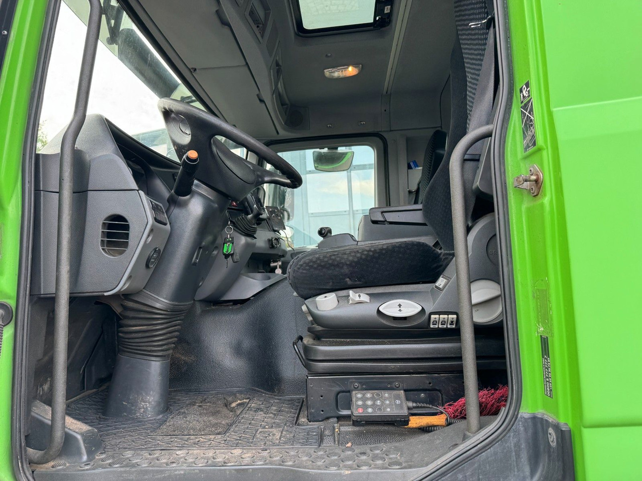 Kamion-šasija Mercedes-Benz Actros 1832 MP 3   Kipperfahrgestell + Klima: slika Kamion-šasija Mercedes-Benz Actros 1832 MP 3   Kipperfahrgestell + Klima