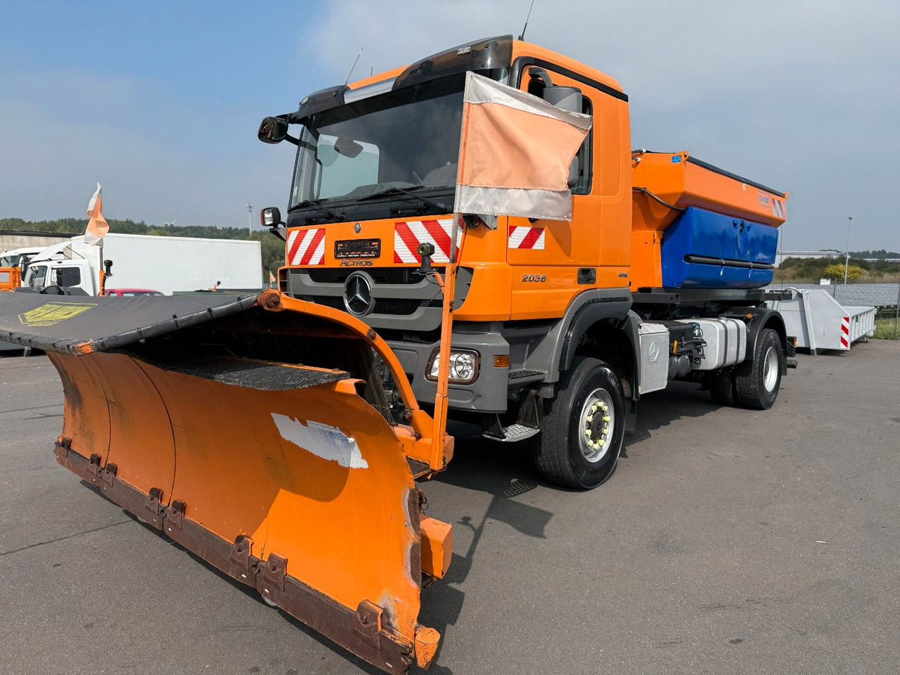 Mercedes-Benz Actros 2036 4x4 Dautelwechselsystem Winterdienst - Kamion-šasija: slika Mercedes-Benz Actros 2036 4x4 Dautelwechselsystem Winterdienst - Kamion-šasija Mercedes-Benz Actros 2036 4x4 Dautelwechselsystem Winterdienst - Kamion-šasija: slika Mercedes-Benz Actros 2036 4x4 Dautelwechselsystem Winterdienst - Kamion-šasija
