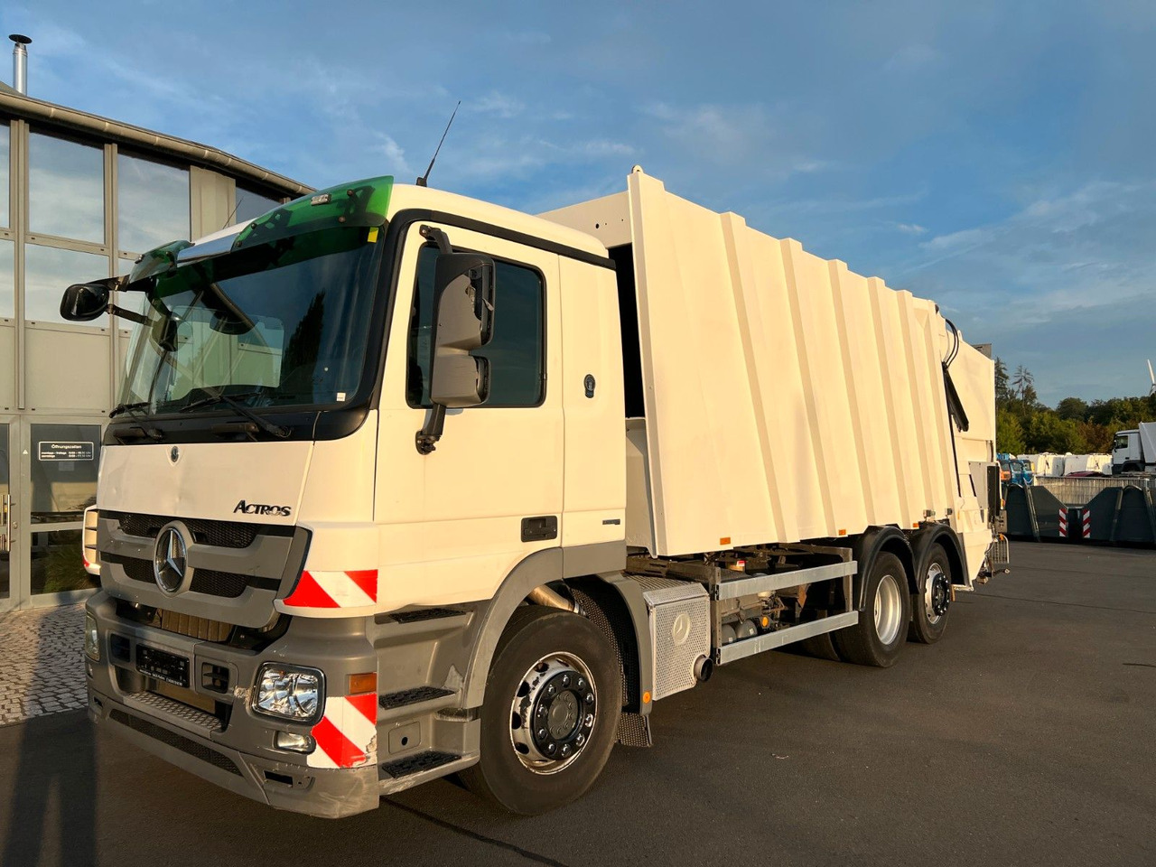 Mercedes-Benz Actros 2532 6x2 MP3 Faun Power Press 524 - Kamion za odvoz smeća: slika  Mercedes-Benz Actros 2532 6x2 MP3 Faun Power Press 524 - Kamion za odvoz smeća Mercedes-Benz Actros 2532 6x2 MP3 Faun Power Press 524 - Kamion za odvoz smeća: slika  Mercedes-Benz Actros 2532 6x2 MP3 Faun Power Press 524 - Kamion za odvoz smeća