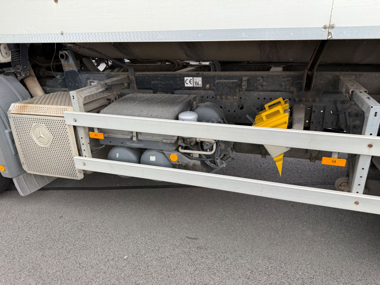Mercedes-Benz Actros MP3 2532 6x2 Faun Rotorpress 521 - Kamion za odvoz smeća: slika Mercedes-Benz Actros MP3 2532 6x2 Faun Rotorpress 521 - Kamion za odvoz smeća Mercedes-Benz Actros MP3 2532 6x2 Faun Rotorpress 521 - Kamion za odvoz smeća: slika Mercedes-Benz Actros MP3 2532 6x2 Faun Rotorpress 521 - Kamion za odvoz smeća